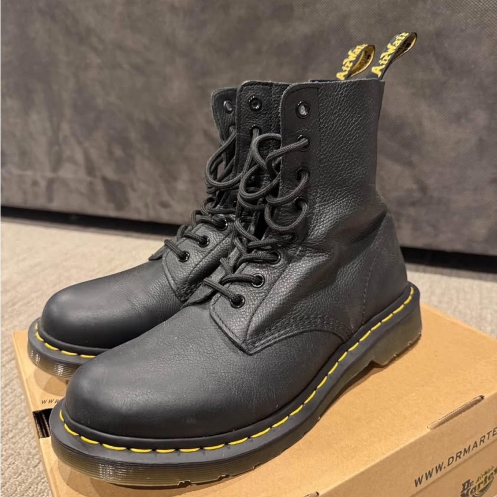 Dr. Martens / Doc Martens 1460 Black Boots